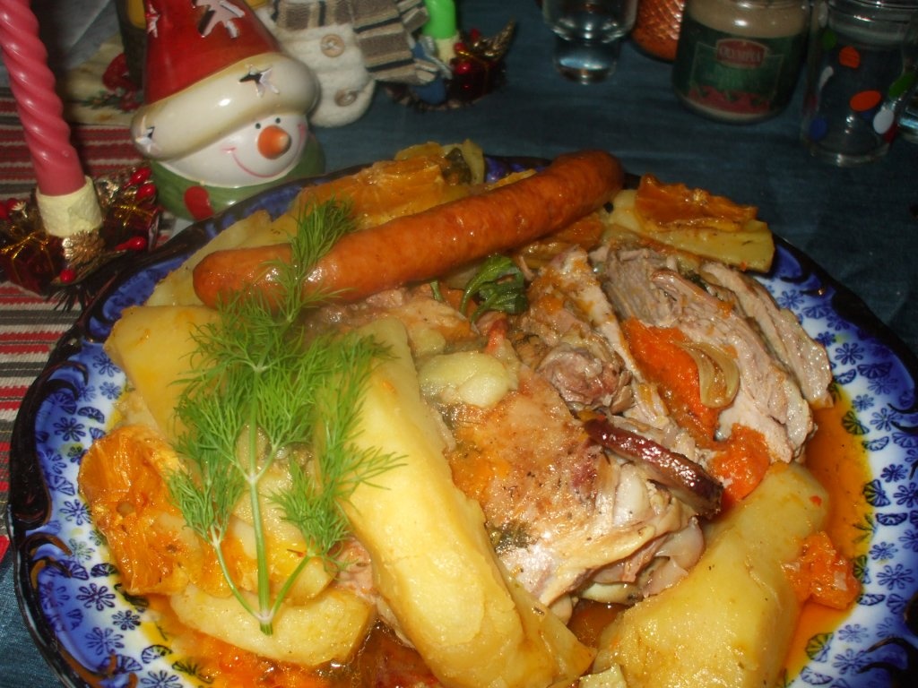 Friptura de curcan cu carnati si cartofi