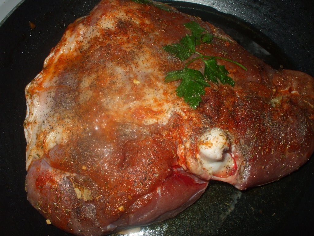 Friptura de curcan cu carnati si cartofi