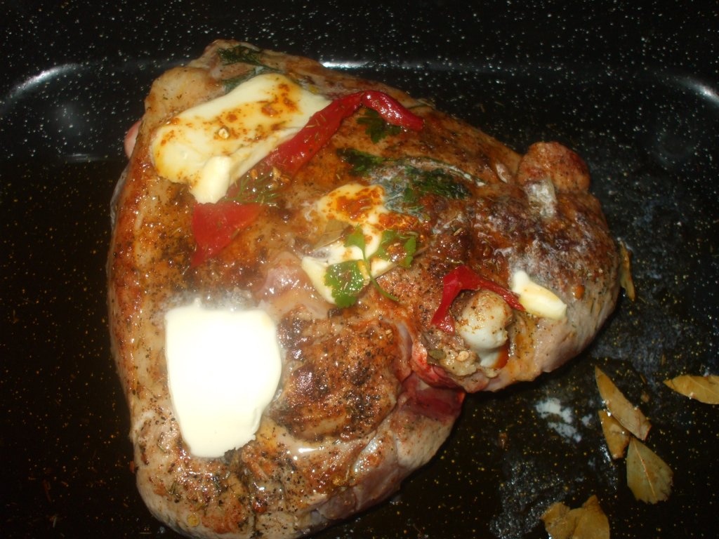 Friptura de curcan cu carnati si cartofi