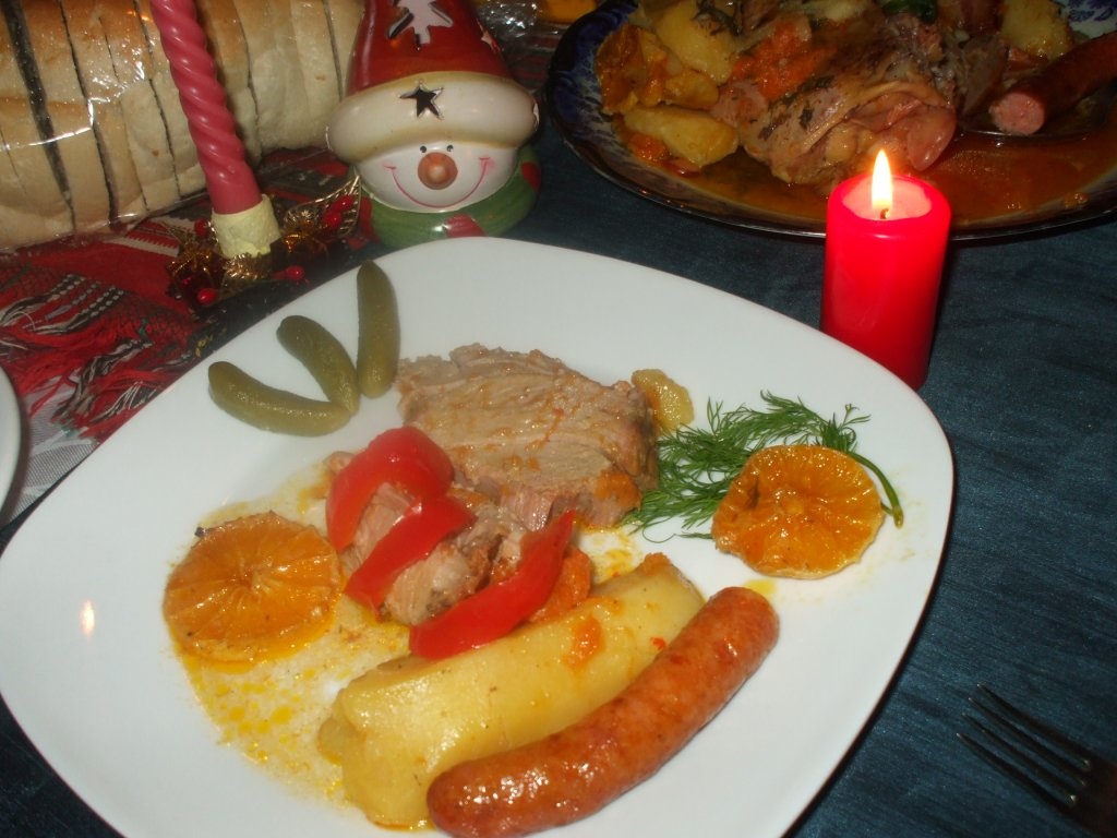 Friptura de curcan cu carnati si cartofi