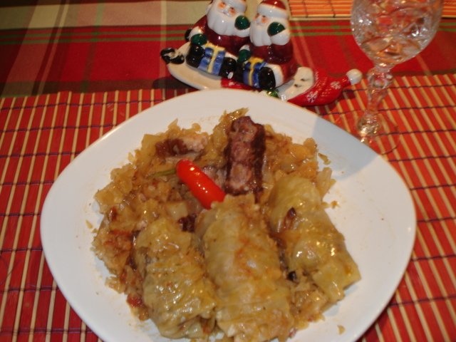 Sarmale cu carnati si afumatura