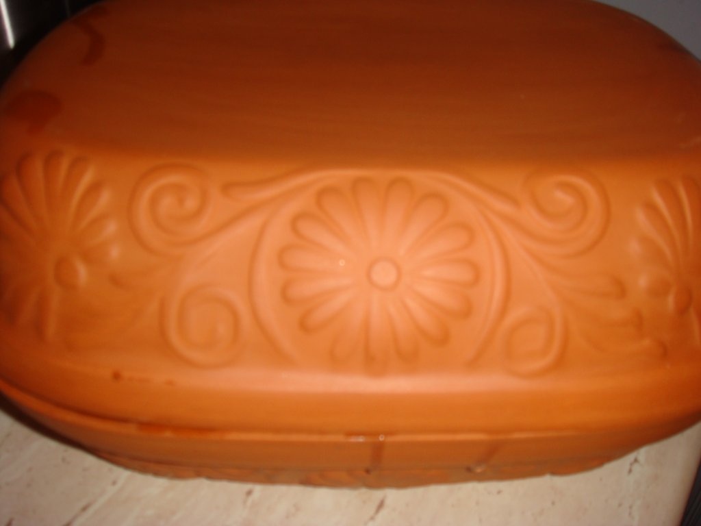 Pui cu cartofi in vas roman