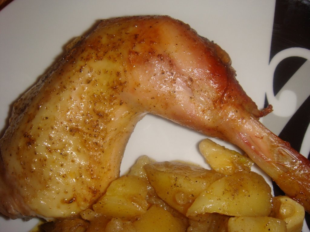 Pui cu cartofi in vas roman