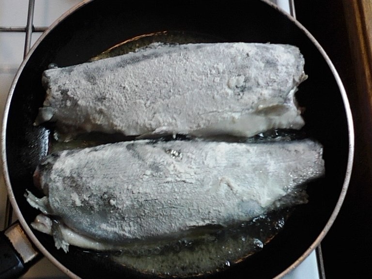 Pastrav cu sos de ciuperci