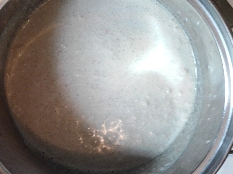 Pastrav cu sos de ciuperci