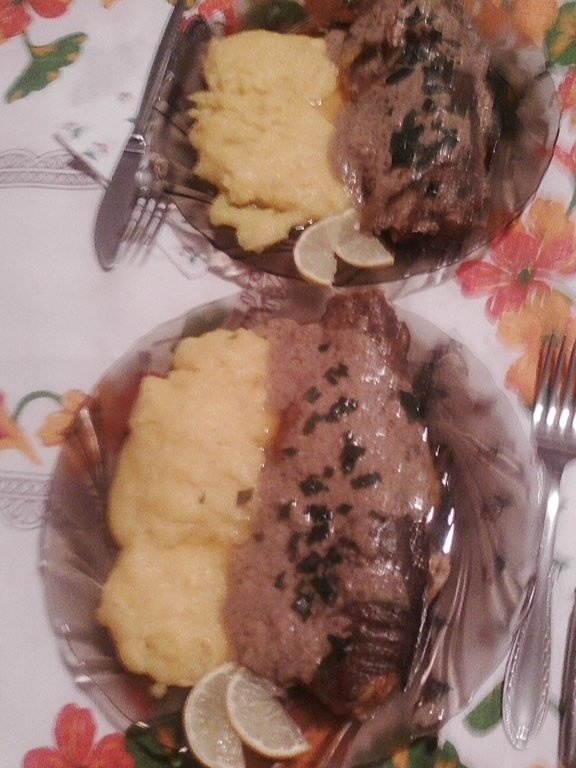 Pastrav cu sos de ciuperci