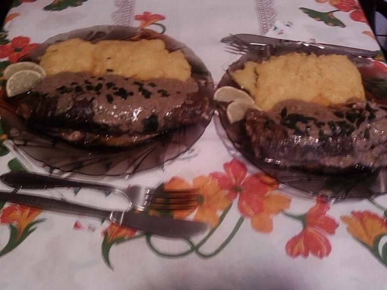 Pastrav cu sos de ciuperci