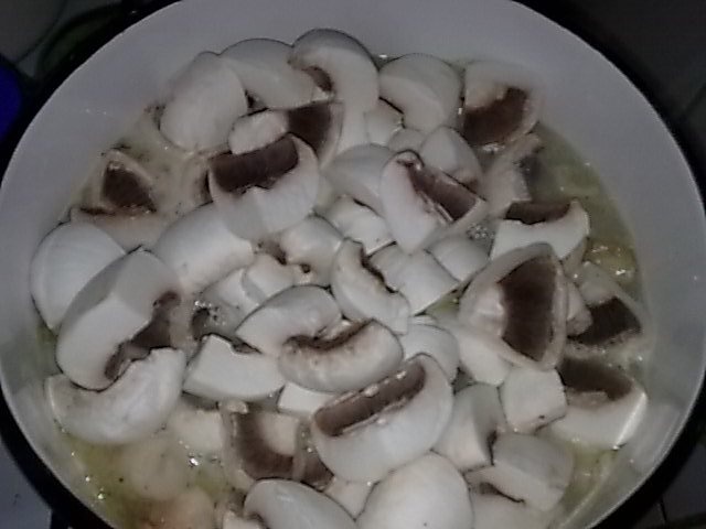 Ciulama de ciuperci,cu copanele de pui