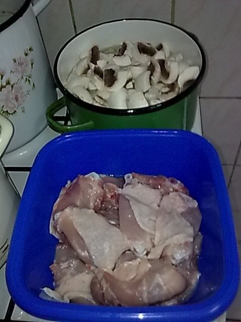 Ciulama de ciuperci,cu copanele de pui