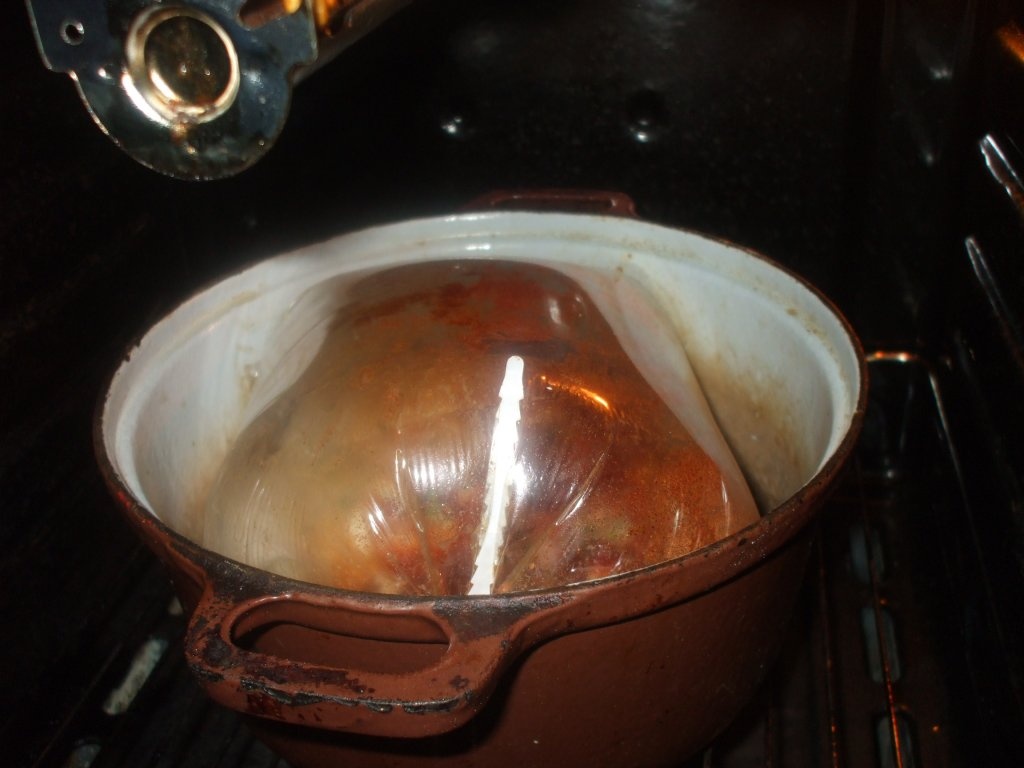 Pui umplut cu garnitura de legume