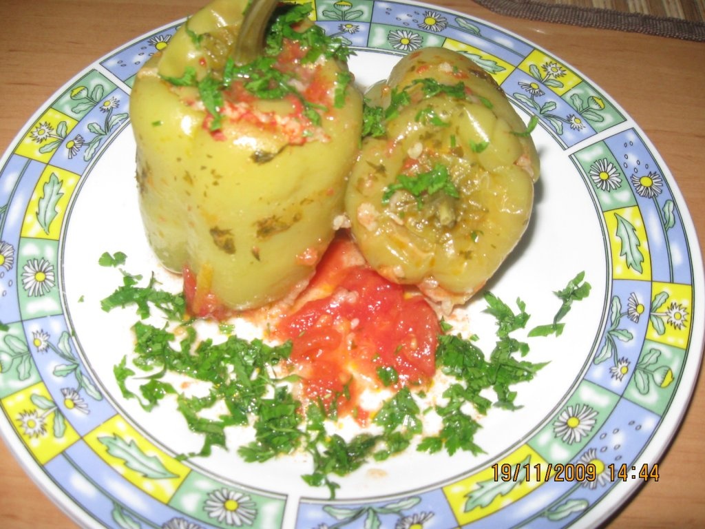 Ardei umpluti cu orez (preparat de post)