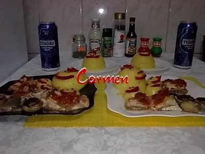 Crap la cuptor cu mamaliguta, ceapa si ciuperci