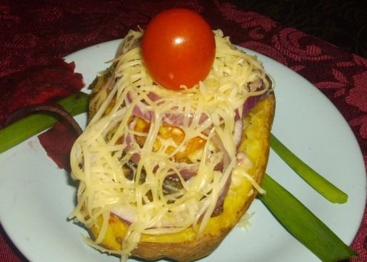 Cartofi fierti in coaja, umpluti dati  la cuptor