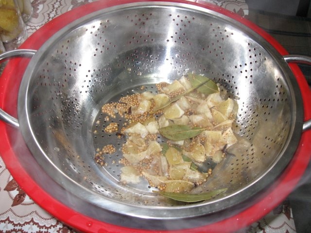 Pere cu zahar si otet