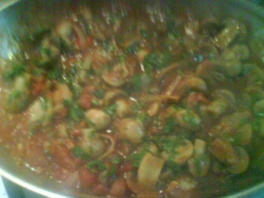 CIUPERCI LA TIGAIE, CU ROZMARIN