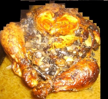 Pui umplut cu: ciuperci, costita si legume la tava