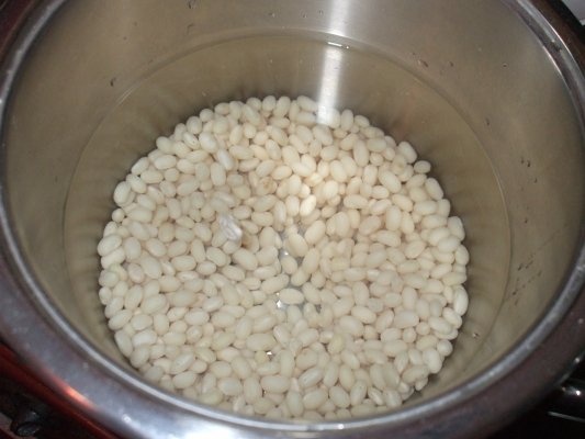 Ciorba din boabe de fasole cu tarhon