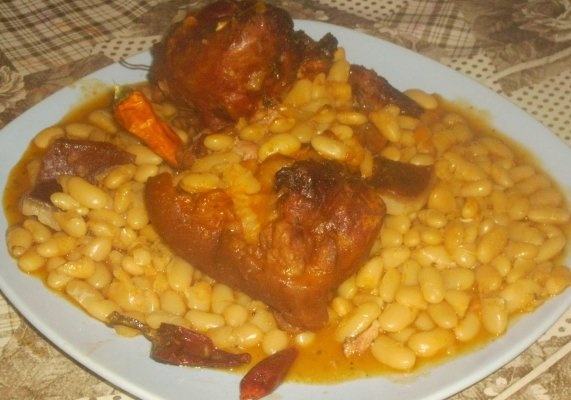 Iahnie de Fasole cu Ciolan Afumat