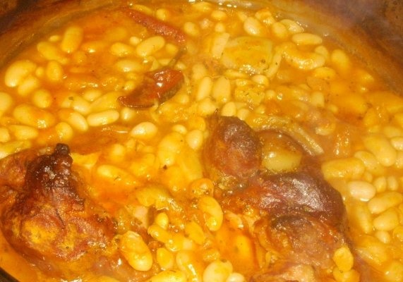 Iahnie de Fasole cu Ciolan Afumat