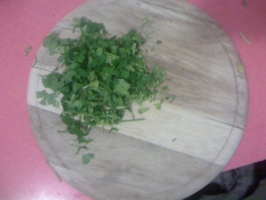 Salata de conopida cu usturoi si patrunjel