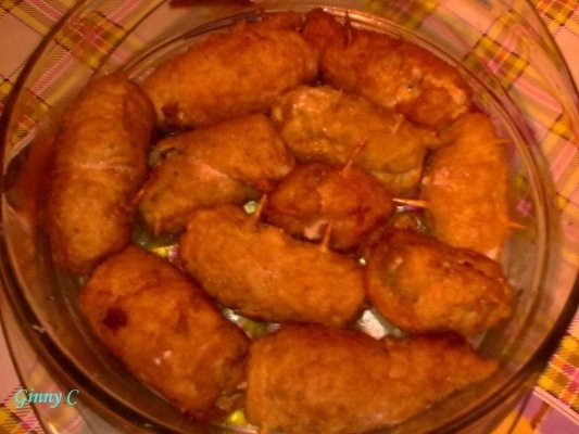 Cartofi aurii cu Rulouri din carne de porc cu ciuperci