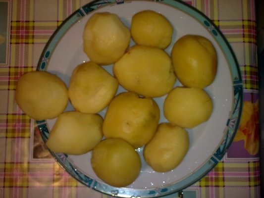 Cartofi aurii cu Rulouri din carne de porc cu ciuperci