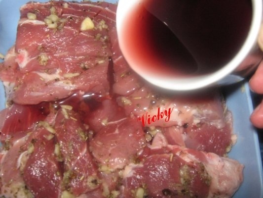 Carne marinata in vin