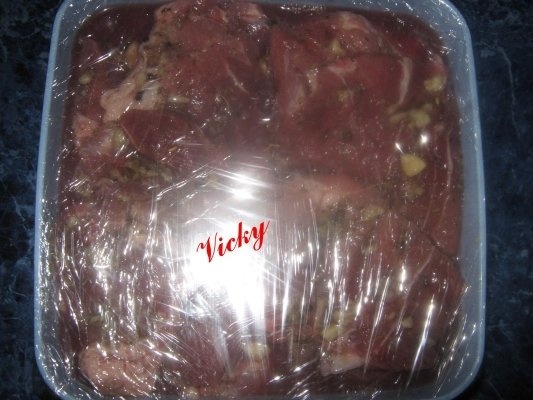 Carne marinata in vin