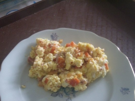 Omleta cu bacon si rosii