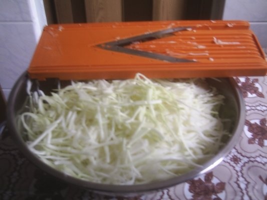 Varza dulce calita cu carne de porc