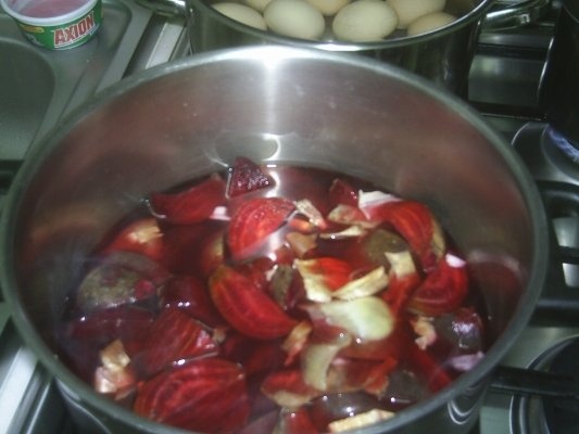 Oua vopsite natural (dupa retetele bunicii)