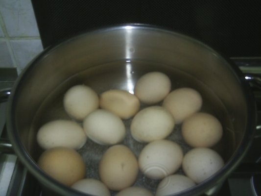 Oua vopsite natural (dupa retetele bunicii)