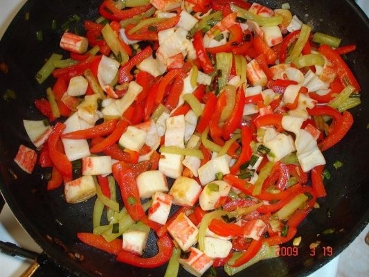 Salata moldoveneasca de surimi