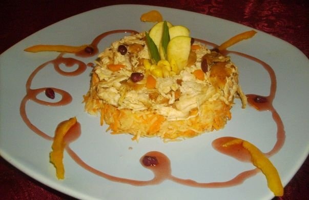 Salata de pui cu morcovi, telina si mar