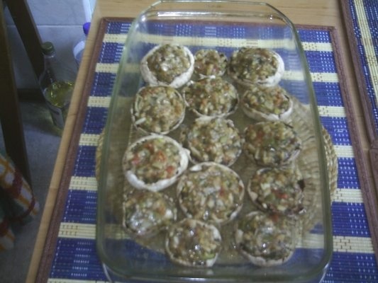 CIUPERCI UMPLUTE LA CUPTOR