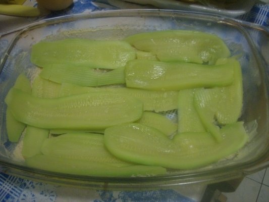 Cartofi si dovlecei cu brinza la cuptor