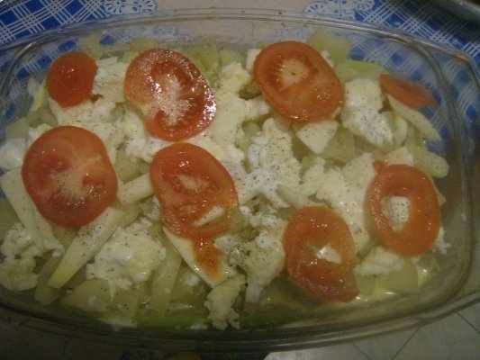 Cartofi si dovlecei cu brinza la cuptor