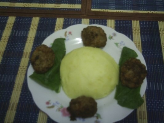 Chiftele din carne prajite sau coapte la cuptor