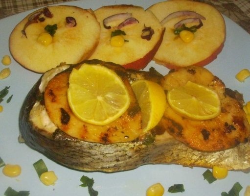 File de Crap cu garnitura de mere,