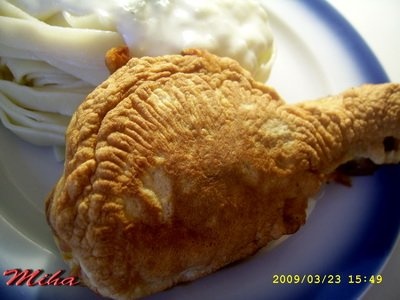 Pulpe in aluat de bere si tagliatelle cu sos de smantana