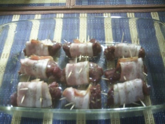 RULOURI DE FICATEI DE PASARE  CU BACON