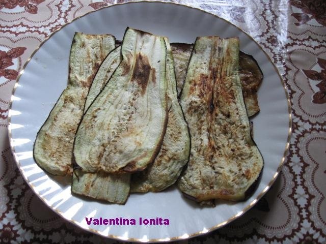 Rulouri de peste cu vinete