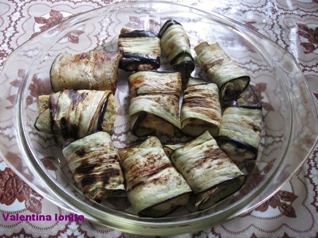 Rulouri de peste cu vinete