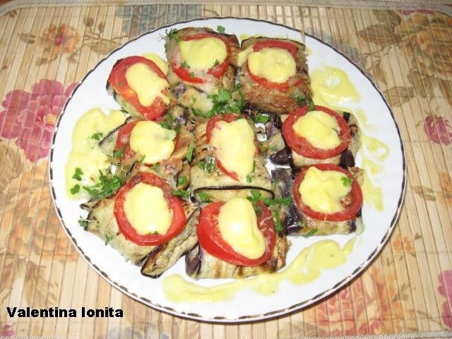 Rulouri de peste cu vinete