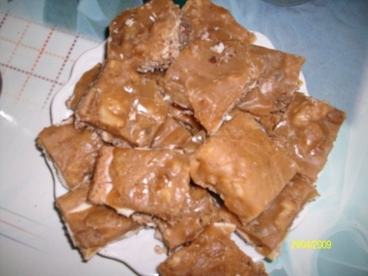 Prajitura cu caramel si nuca