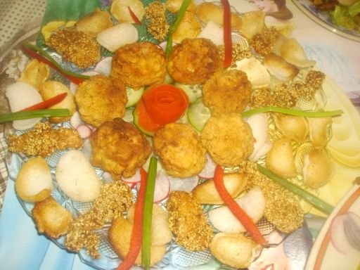 Chiftelute de dovlecei si gujoane cu susan