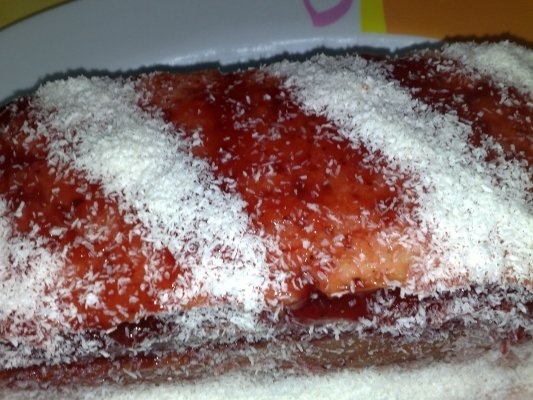 PRAJITURA CU GEM SI CREMA FINETI