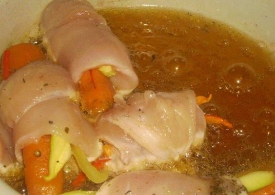 Rulouri de pui cu banane