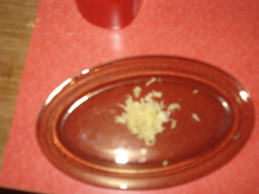 Ciuperci in sos iute cu usturoi