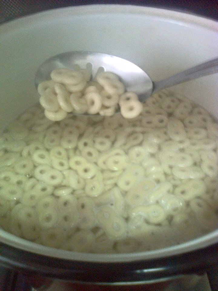 Mucenici dobrogeni de post  fierti cu zeama si multa nuca